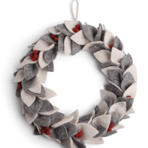 Big White/Grey Wreath w/Berries w/Hanger